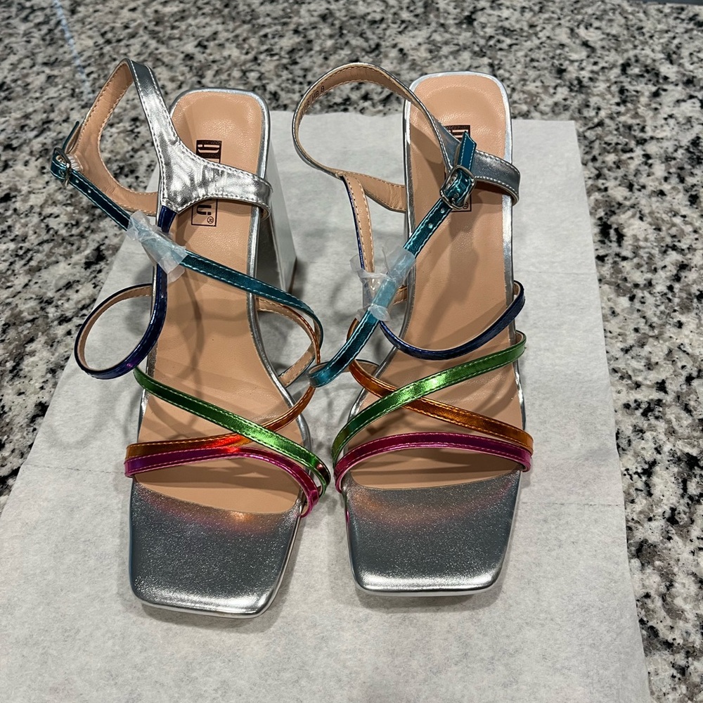 IDIFU Silver and Multicolor Strappy Heels